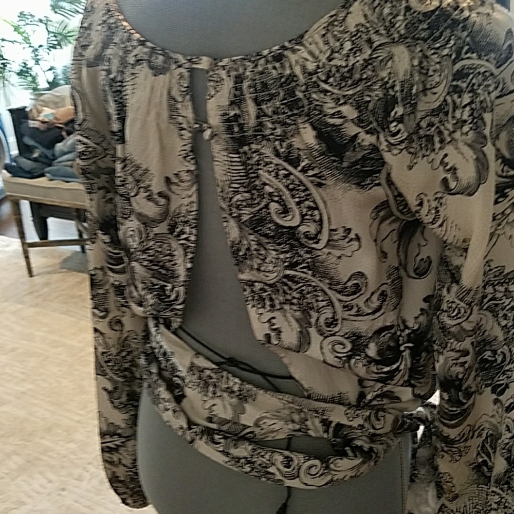Suit - Picture 5 of 6